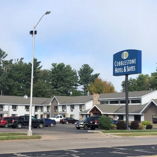 Cobblestone Hotel & Suites - Wisconsin Rapids，位于New Rome的酒店