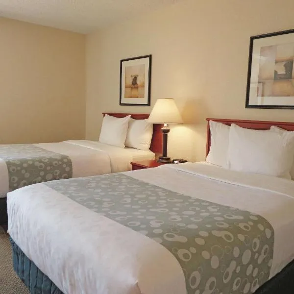 阿尔伯克基新闻中心NW拉金塔旅馆&套房，位于Sandia Heights的酒店