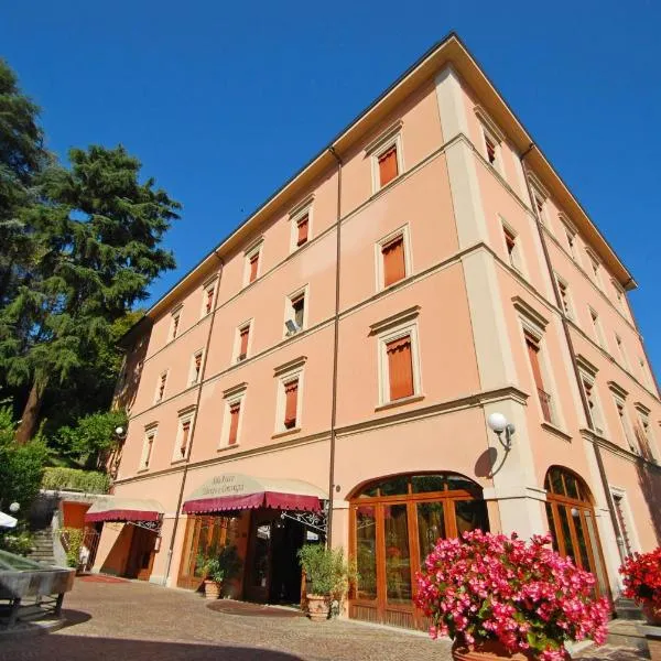 阿拉罗卡会议、餐厅及酒店，位于巴扎诺的酒店