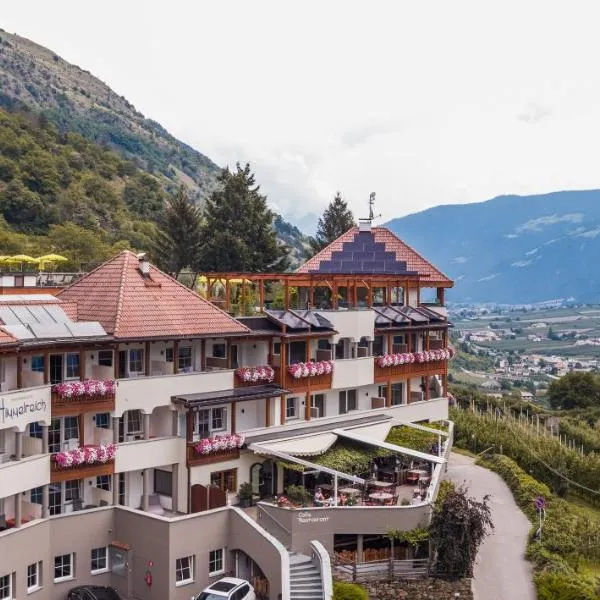 Panorama Hotel Himmelreich，位于卡斯泰尔贝洛的酒店