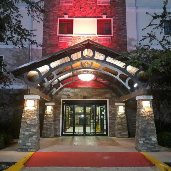WeStay Suites - Covington/Mandeville，位于Abita Springs的酒店