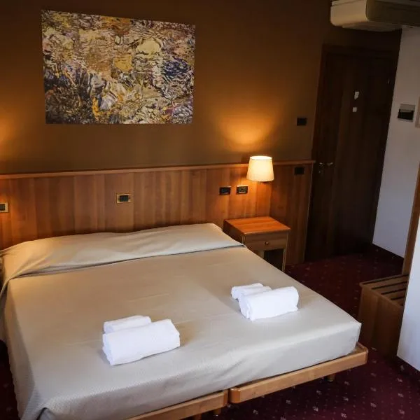 VILLANOVA HOTEL，位于Arcole的酒店