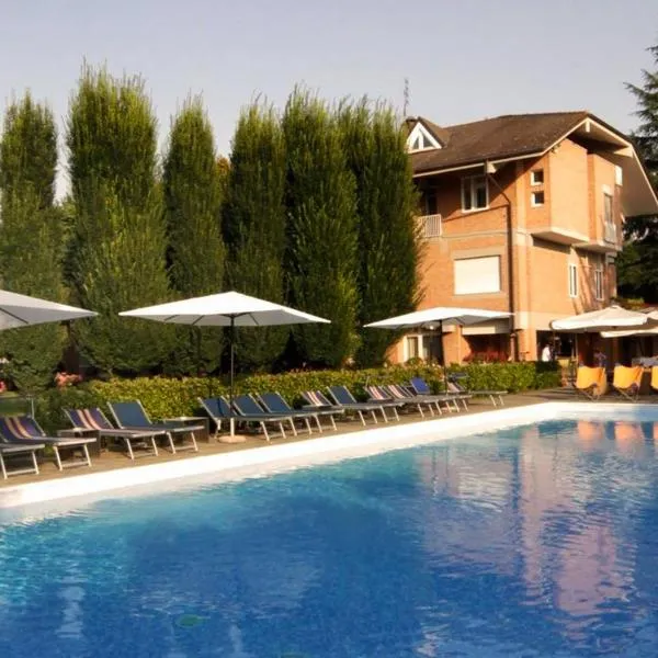 卡斯宜纳勒恩奥沃酒店，位于Azzano d'Asti的酒店