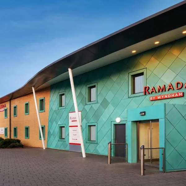 Ramada by Wyndham Cobham，位于泰晤士河畔沃尔顿的酒店