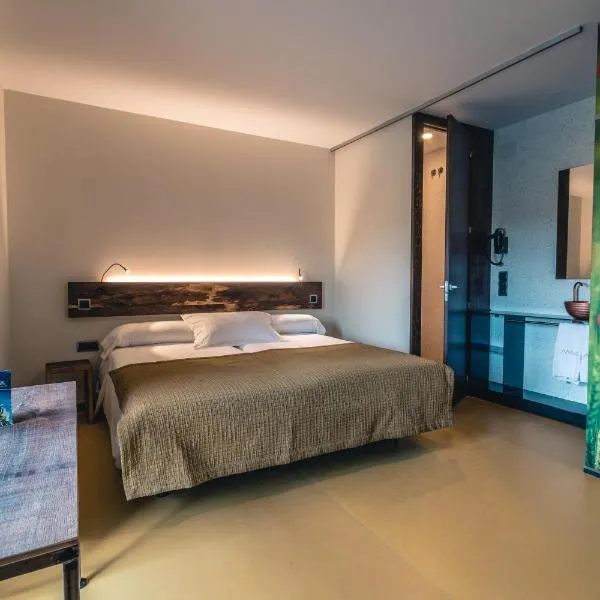 Hotel y Estudios DCeres Estancias，位于Santa María de Mave的酒店