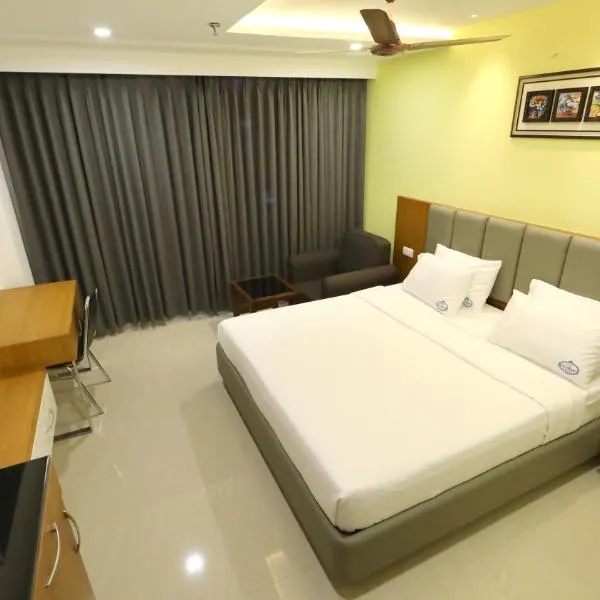 Hotel Sri Ram Grand，位于维杰亚瓦达的酒店