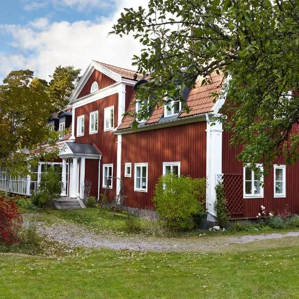 Red Haven Cottage，位于Stora Skälhem的酒店