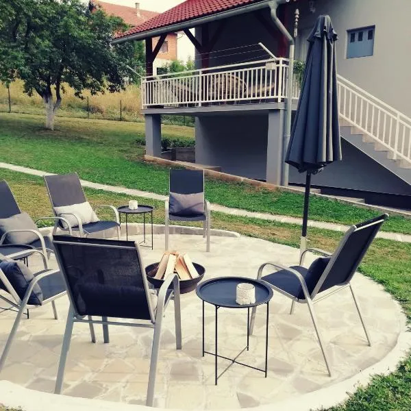 Artisan House Meraki，位于Donji Lapac的酒店