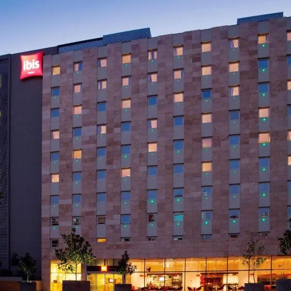 ibis Santiago Las Condes Manquehue，位于Lo Contador的酒店