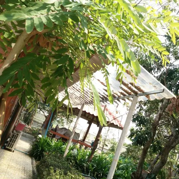 ต้งโฮมหละปูน，位于南奔的酒店