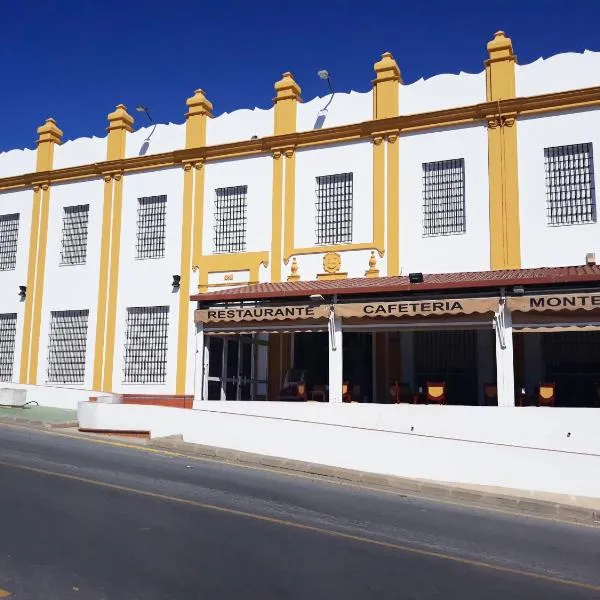 Hostal Montemayor，位于Lucena del Puerto的酒店