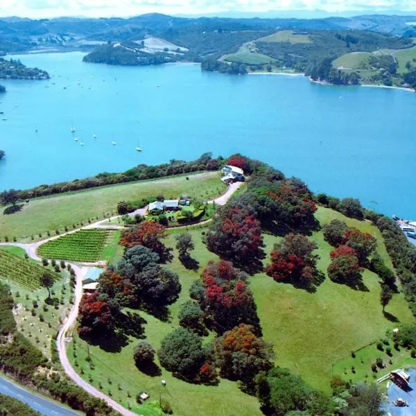 Waiheke Island Vineyard Holiday Houses，位于Te Whau Bay的酒店