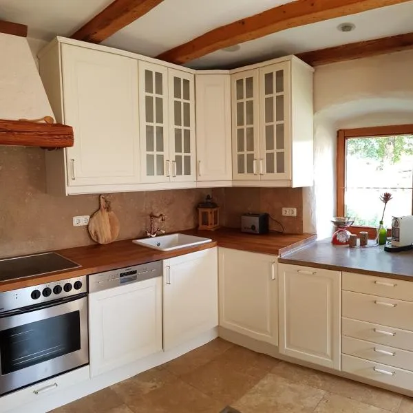 Kleines Häuschen im Grünen，位于Monheim的酒店