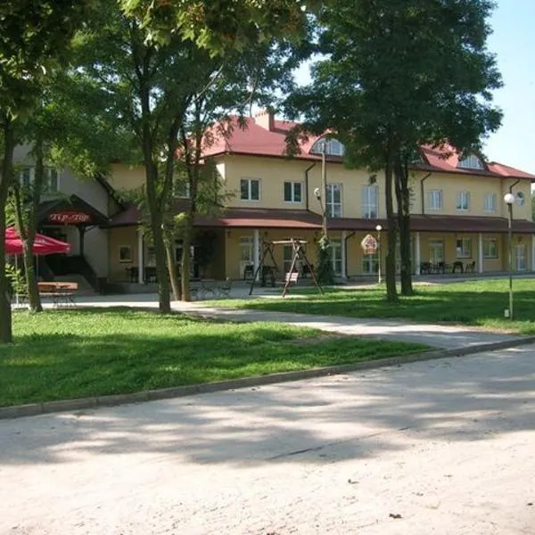 Zajazd Tip Top，位于Grębków的酒店