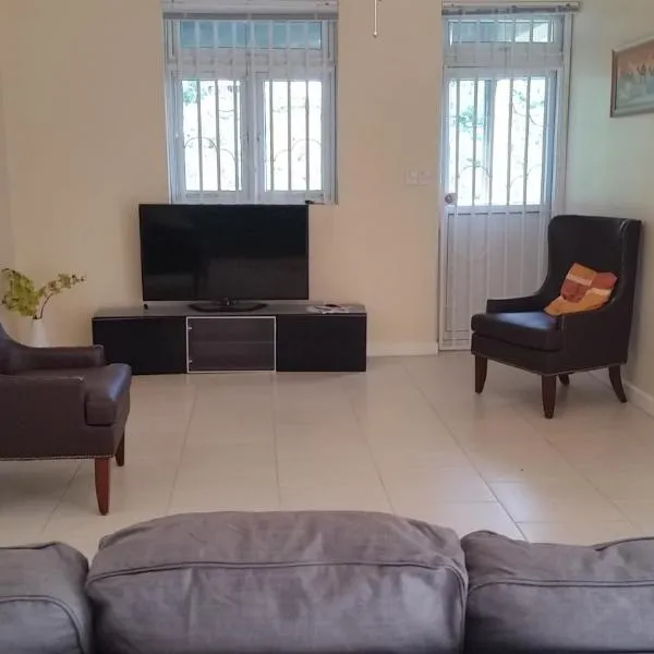 Campeche Villa Jasmine Apartment，位于Portsmouth的酒店