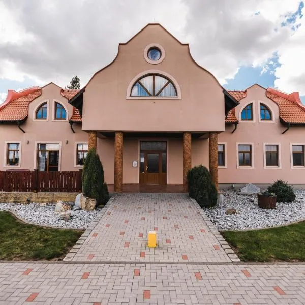 ARD汽车旅馆，位于Ipeľský Sokolec的酒店