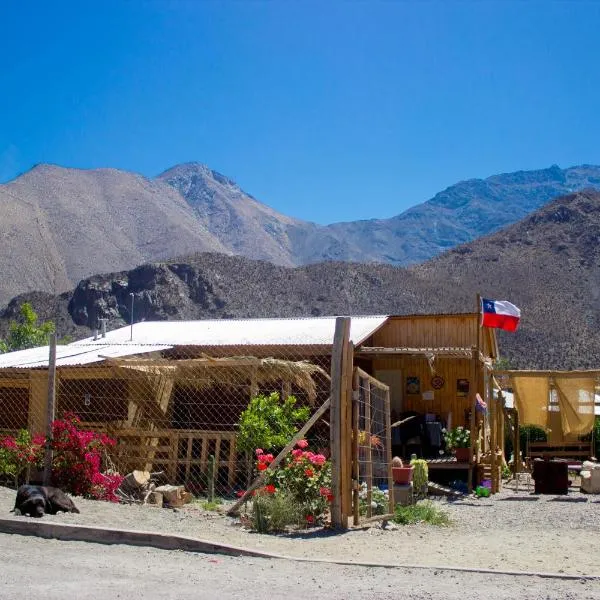 Astro Camping Elqui Experience，位于维库尼亚的酒店