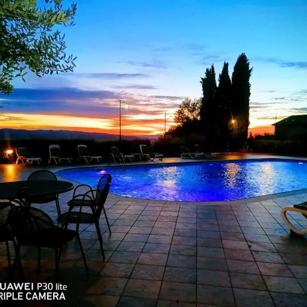 Hotel La Terrazza RESTAURANT & SPA，位于阿西西的酒店