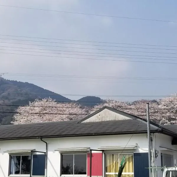 KAFUU guesthouse+cafe，位于香芝市的酒店