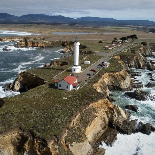 Point Arena Lighthouse，位于Anchor Bay的酒店