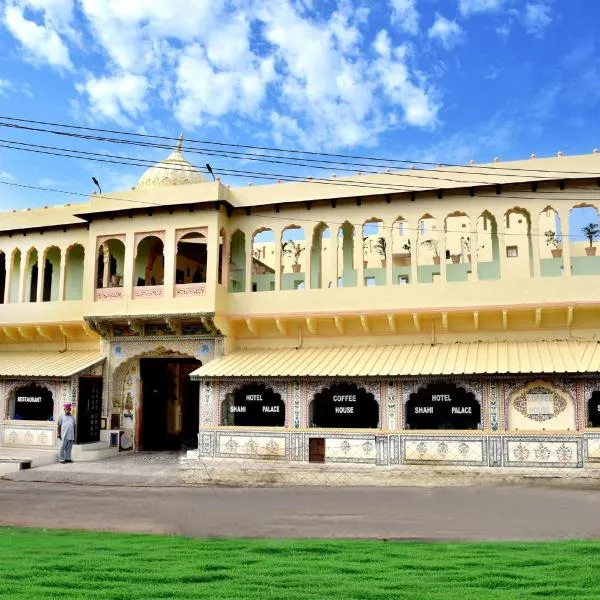 Hotel Shahi Palace Mandawa，位于Churi Jodhān的酒店