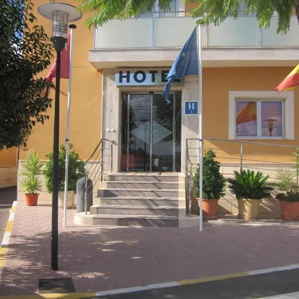 托塔纳苏尔酒店，位于托塔纳的酒店