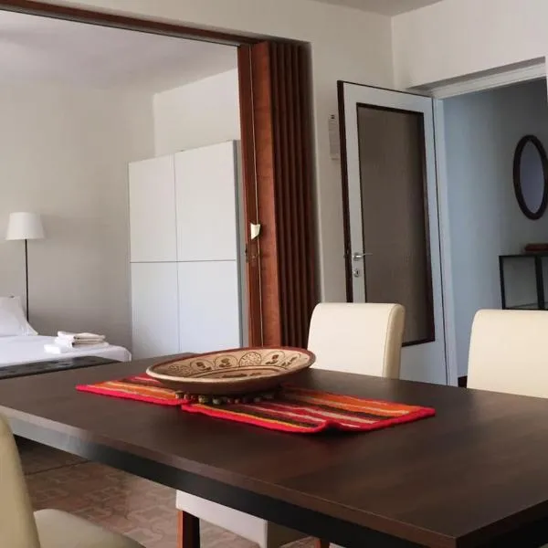 Domic ,Two Bedrooms whit Large Terrace，位于奈维斯的酒店