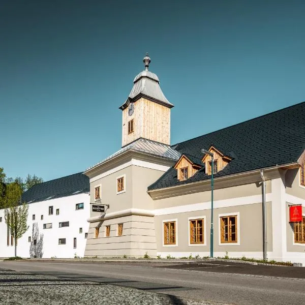 Hotel zum Glockenturm，位于Rohr im Gebirge的酒店