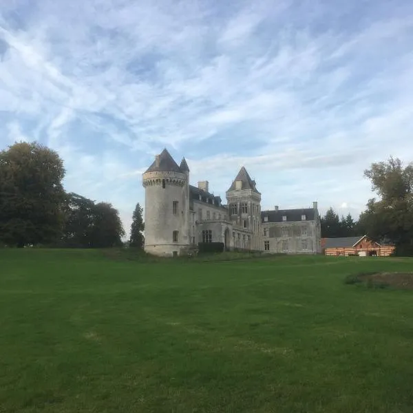 Château de Villers-Châtel，位于Cambligneul的酒店