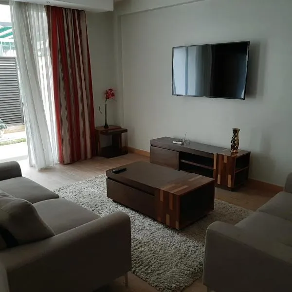 D2W Residency Suites，位于思由基茅的酒店