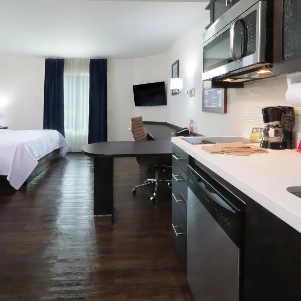 Candlewood Suites - Celaya by IHG，位于塞拉亚的酒店