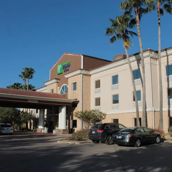 纳斯托什快捷假日套房酒店，位于Los Fresnos的酒店