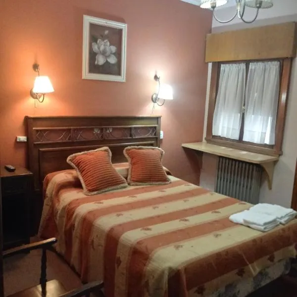 Hotel Alonso，位于里奥加耶戈斯的酒店
