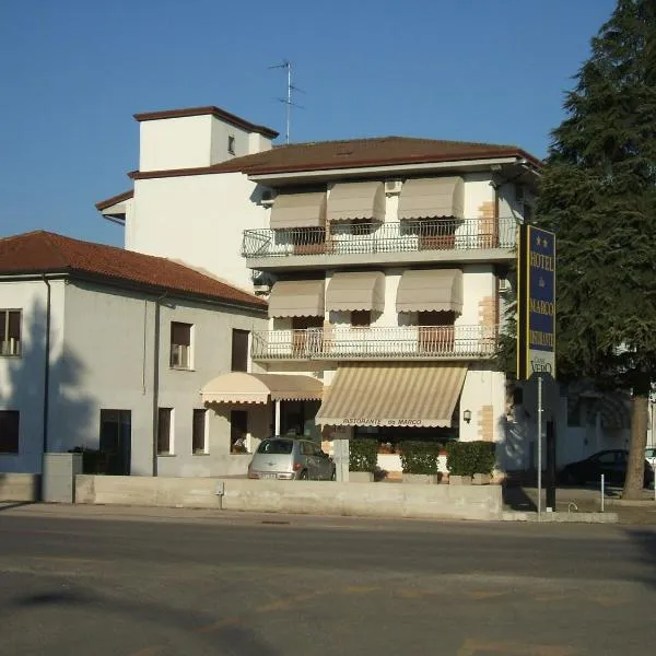 达嘉尼餐厅酒店，位于Sanguinetto的酒店
