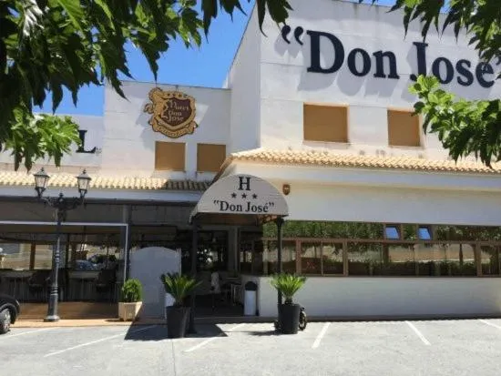 Hospedium Hotel Don Jose，位于伊维的酒店