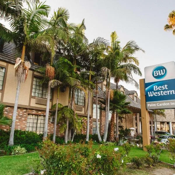 贝斯特韦斯特棕榈树花园旅馆，位于洛斯阿拉米托斯的酒店