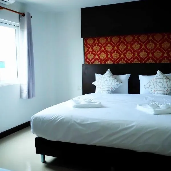 O2 Hotel สกลนคร (โรงแรม โอทู สกลนคร)，位于Ban Phang Khwang Tai的酒店