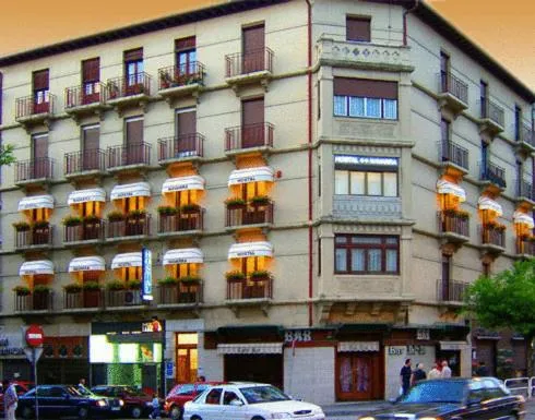 Hostal Navarra，位于潘普洛纳的酒店