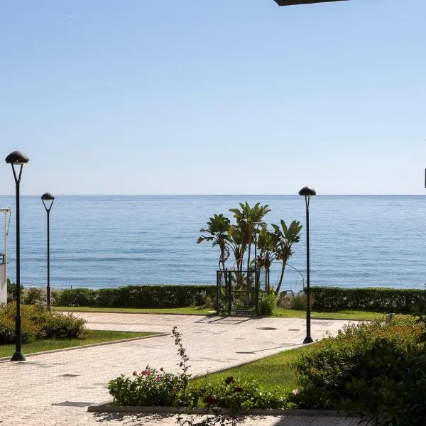 Beach House Torrox，位于托罗克斯科斯塔的酒店