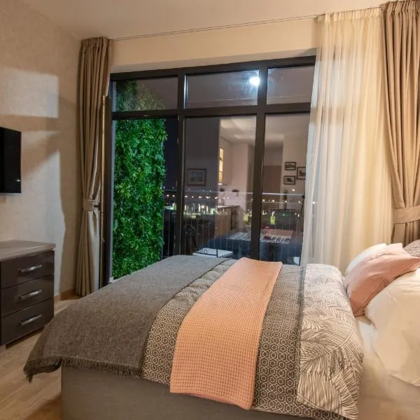 Belgrade Waterfront GREEN Apartment，位于贝尔格莱德的酒店