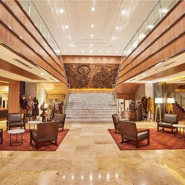 Patra Semarang Hotel & Convention，位于三宝垄的酒店