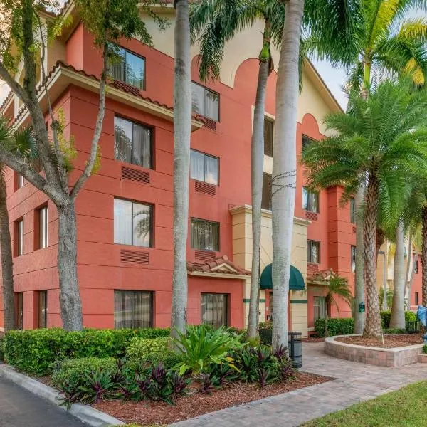 温莎花园贝斯特韦斯特PLUS套房/会议中心酒店，位于棕榈滩花园的酒店