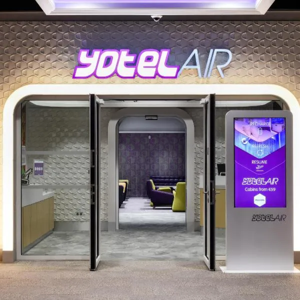 YOTELAIR Paris CDG - Transit Hotel - Terminal 2E，位于Saint-Mesmes的酒店