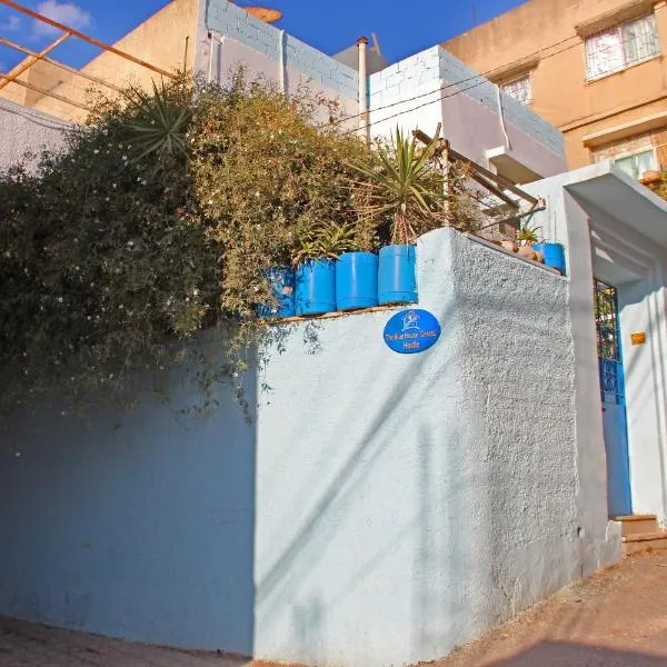 The Blue House "Gerasa"，位于Dayr al Līyāt的酒店