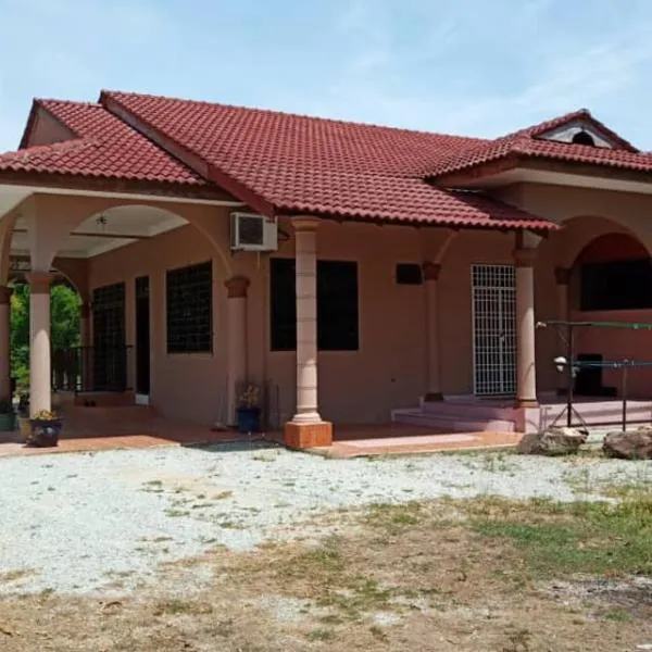 Homestay Zahra Sri Bayu，位于Kampong Dalam Ru的酒店