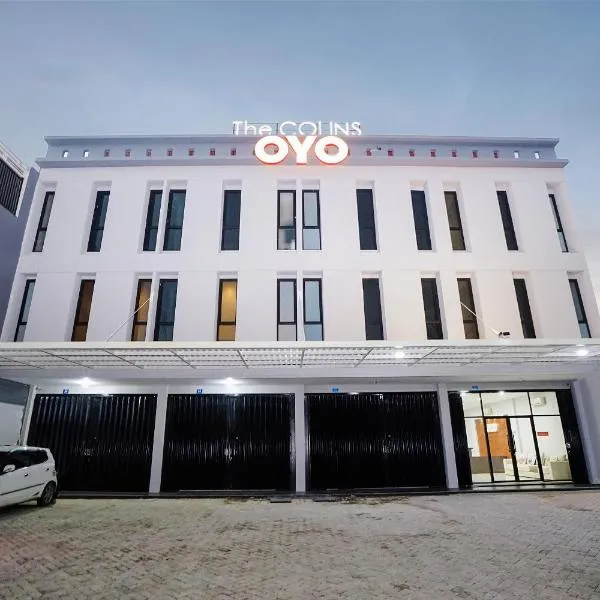 Super OYO Capital O 449 The Colins，位于Keputih的酒店