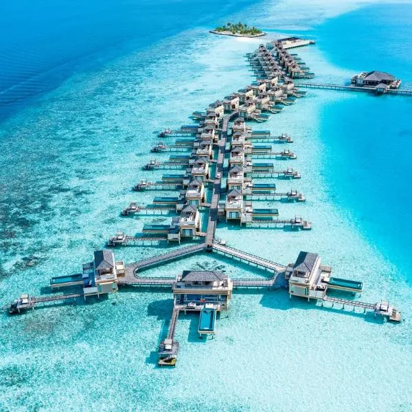 Angsana Velavaru In-Ocean Villas - All Inclusive SELECT - Limited time offer Book 3 Nights and get 2 additional Nights Complimentary extension stay in Beachfront Villa with Half Board Meal Plan，位于Olhuveli - Dhaalu Atoll的酒店