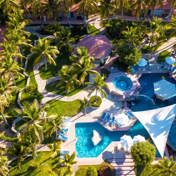 Buena Vista Oceanfront & Hot Springs Resort，位于Santiago的酒店