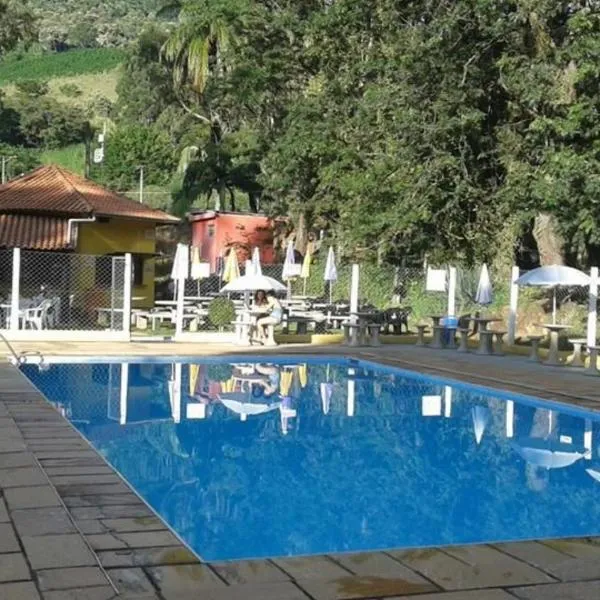 Camping e Pousada Paiol，位于Cachoeirinhas的酒店