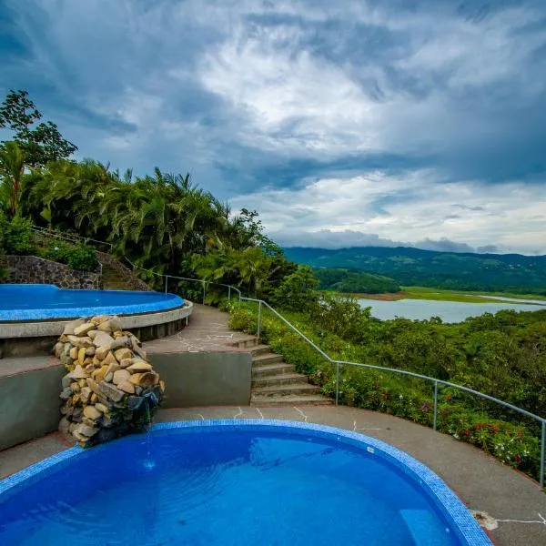 Lake Arenal Condos，位于Tronadora的酒店